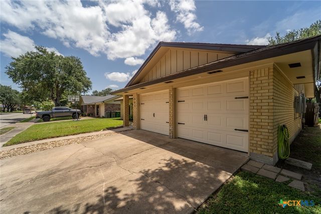 301 Antietam Drive, Victoria, TX 77904