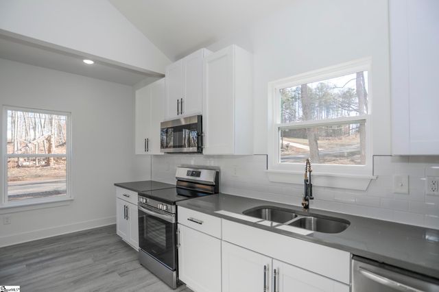 198 Saragota Avenue, Spartanburg, SC 29302