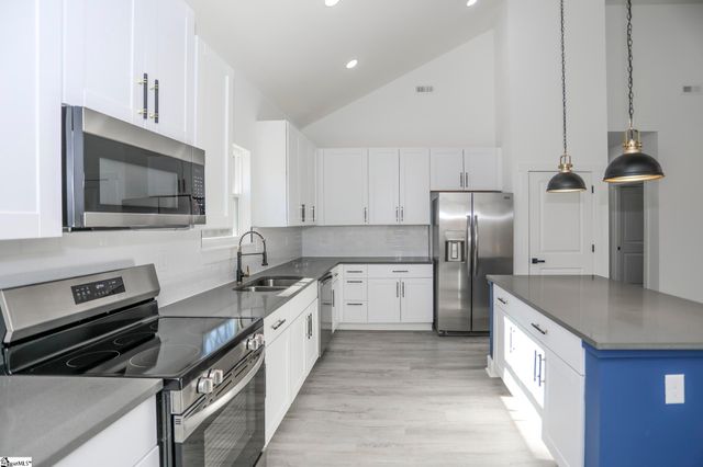 198 Saragota Avenue, Spartanburg, SC 29302