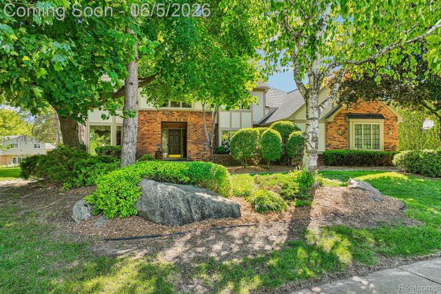 4523 Rivers Edge Drive, Troy, MI 48098
