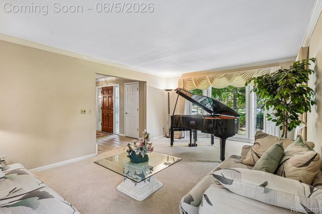 4523 Rivers Edge Drive, Troy, MI 48098