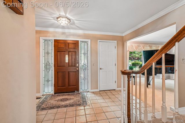 4523 Rivers Edge Drive, Troy, MI 48098