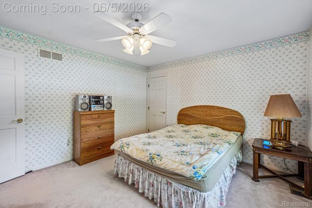 4523 Rivers Edge Drive, Troy, MI 48098