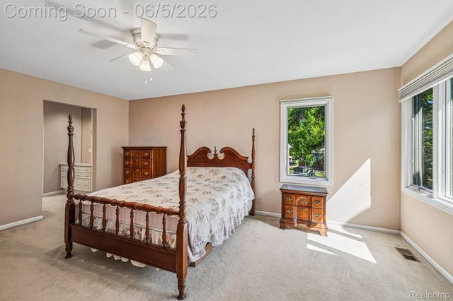 4523 Rivers Edge Drive, Troy, MI 48098
