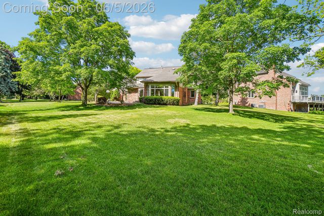 4523 Rivers Edge Drive, Troy, MI 48098
