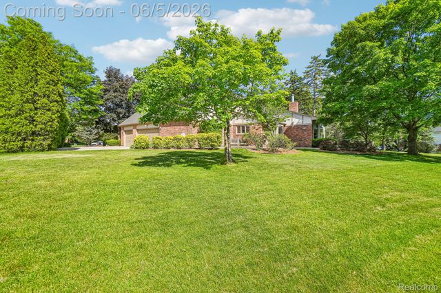 4523 Rivers Edge Drive, Troy, MI 48098