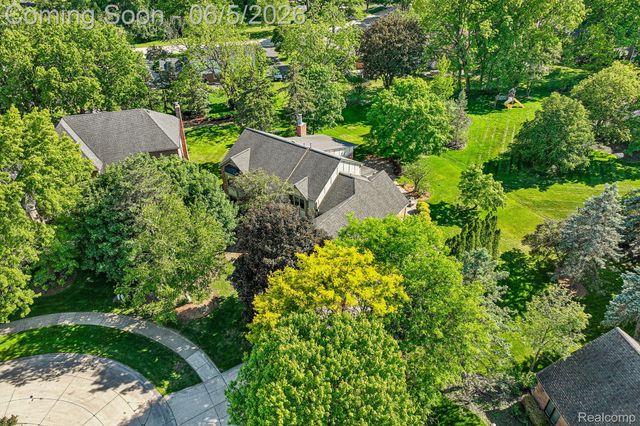 4523 Rivers Edge Drive, Troy, MI 48098