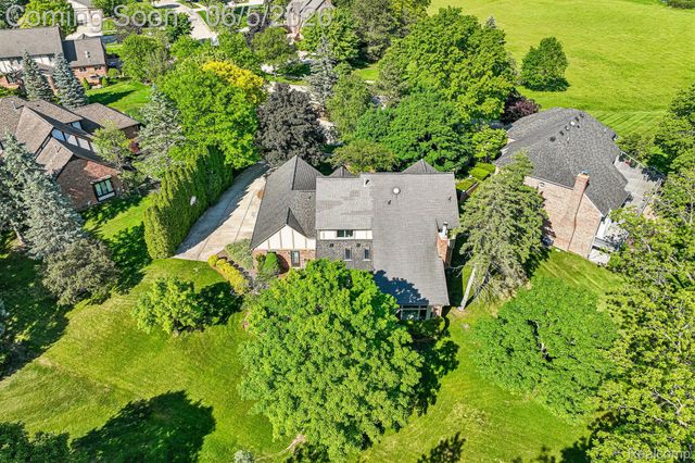 4523 Rivers Edge Drive, Troy, MI 48098