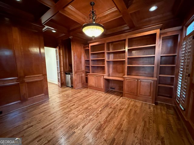 12620 Old Surrey Place, Roswell, GA 30075