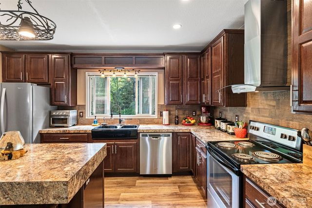6852 SE Garfield Street, Port Orchard, WA 98366