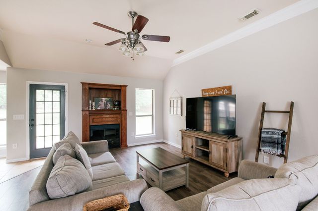 706 W Sherman Drive, Aubrey, TX 76227