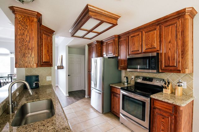 706 W Sherman Drive, Aubrey, TX 76227
