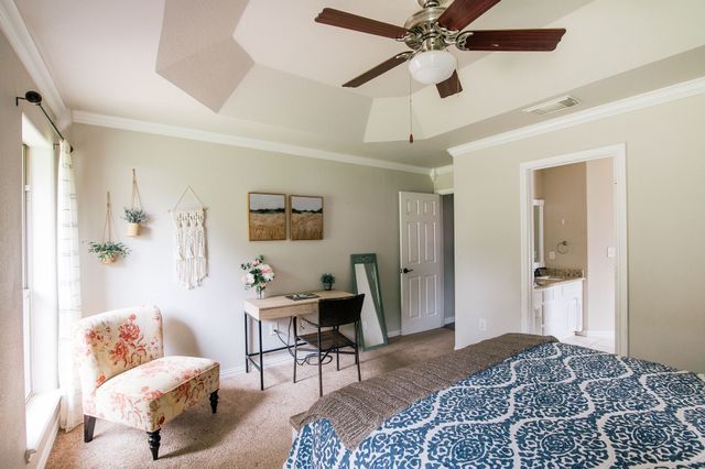 706 W Sherman Drive, Aubrey, TX 76227