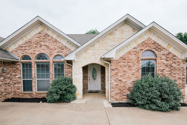 706 W Sherman Drive, Aubrey, TX 76227