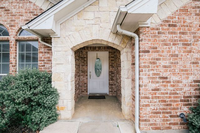 706 W Sherman Drive, Aubrey, TX 76227