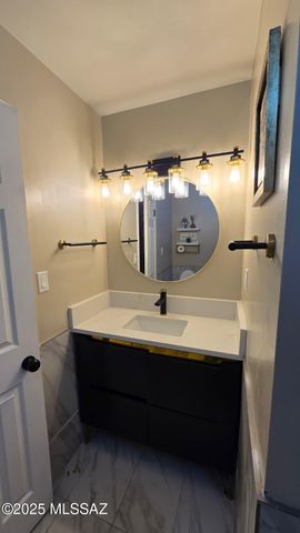 246 S Avenida De La Vista, Tucson, AZ 85710