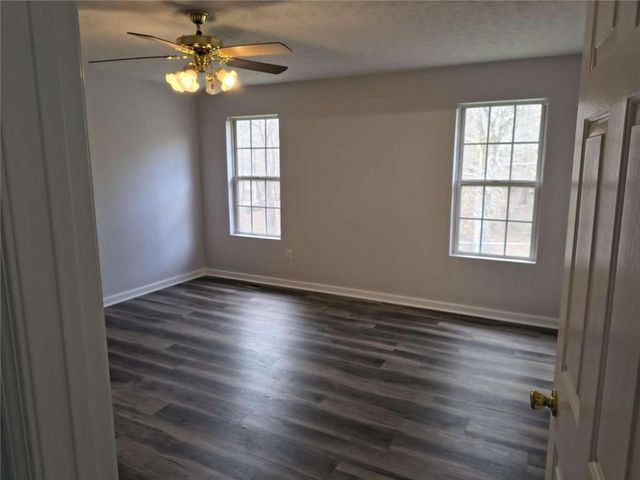 8579 Foxridge Drive, Winston, GA 30187
