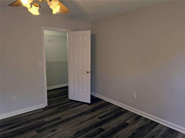 8579 Foxridge Drive, Winston, GA 30187