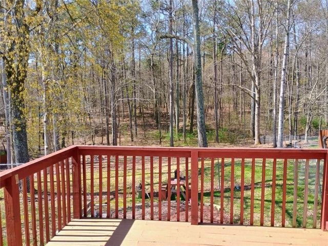 8579 Foxridge Drive, Winston, GA 30187