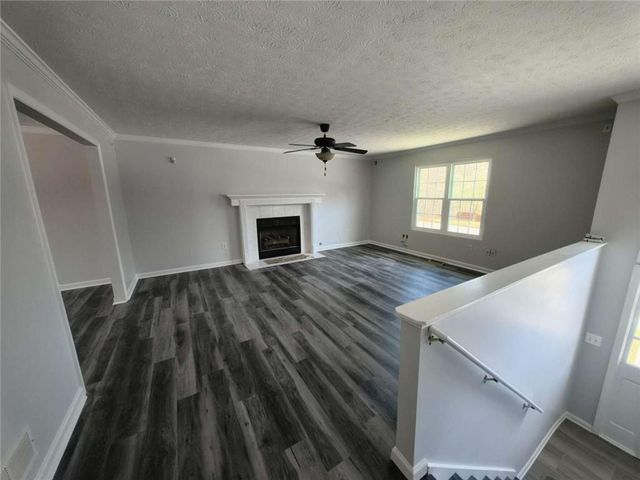8579 Foxridge Drive, Winston, GA 30187