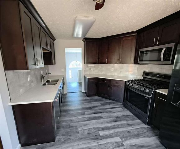 8579 Foxridge Drive, Winston, GA 30187