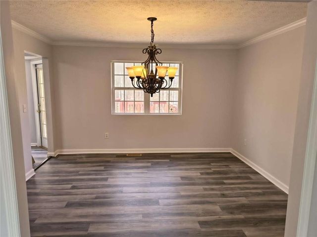 8579 Foxridge Drive, Winston, GA 30187
