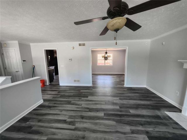 8579 Foxridge Drive, Winston, GA 30187