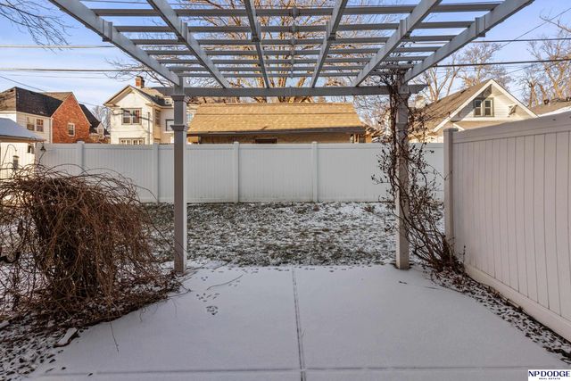 5138 Dodge Street, Omaha, NE 68132