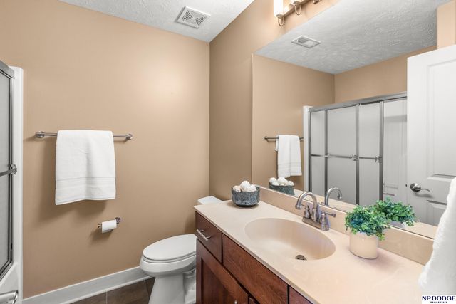 5138 Dodge Street, Omaha, NE 68132