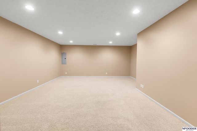 5138 Dodge Street, Omaha, NE 68132