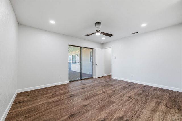 405 Thorn Wood Drive, Euless, TX 76039