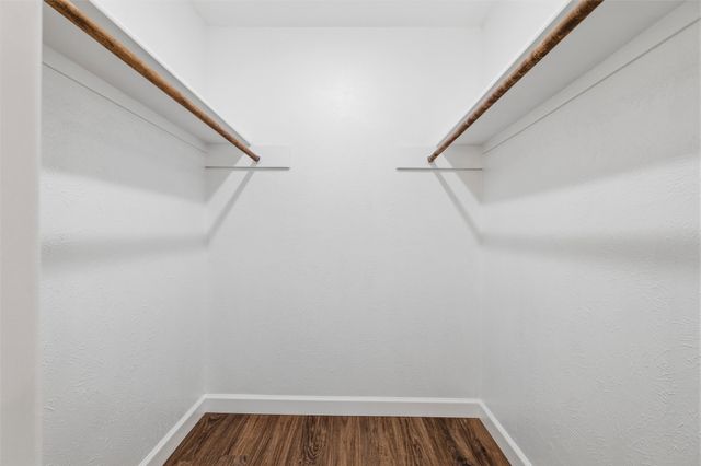 405 Thorn Wood Drive, Euless, TX 76039