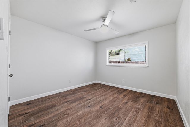 405 Thorn Wood Drive, Euless, TX 76039