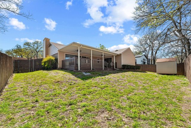 405 Thorn Wood Drive, Euless, TX 76039