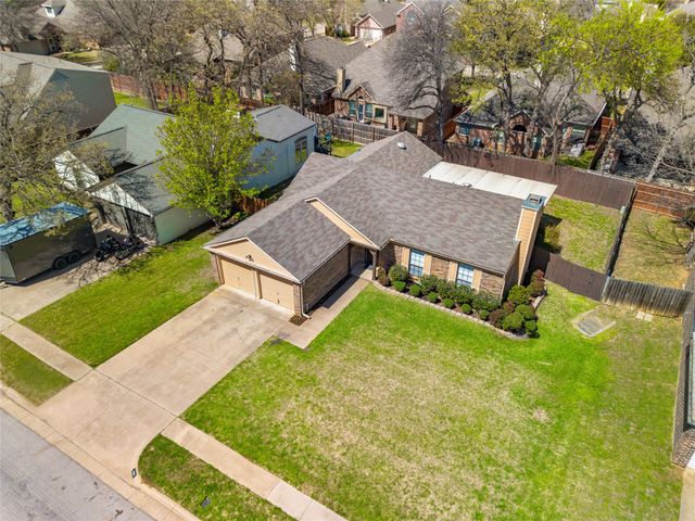 405 Thorn Wood Drive, Euless, TX 76039