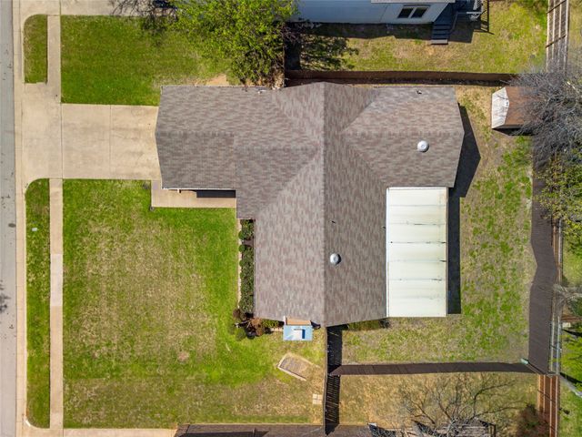 405 Thorn Wood Drive, Euless, TX 76039