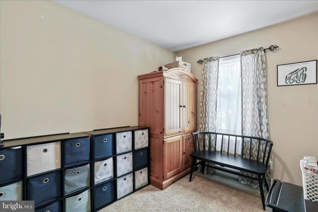 1660 HAWTHORNE LN, Chambersburg, PA 17202