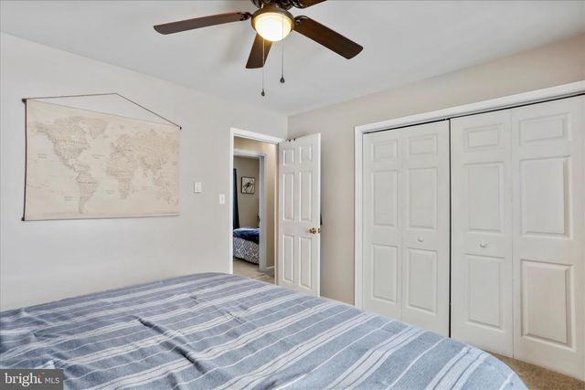 1660 HAWTHORNE LN, Chambersburg, PA 17202