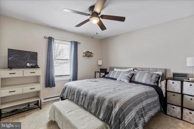 1660 HAWTHORNE LN, Chambersburg, PA 17202