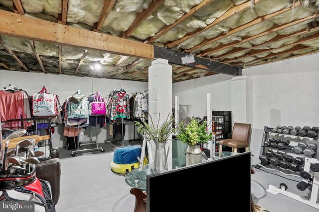 1660 HAWTHORNE LN, Chambersburg, PA 17202