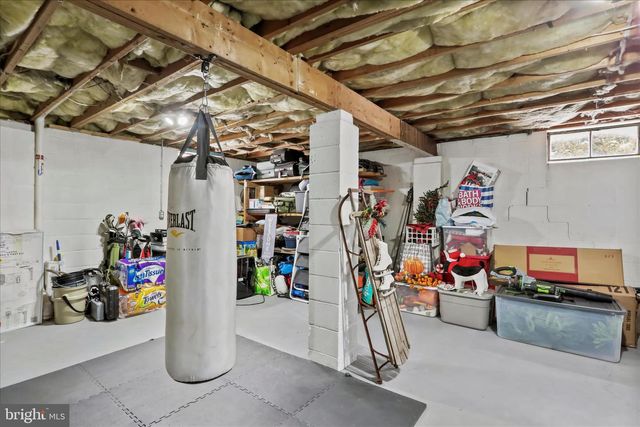 1660 HAWTHORNE LN, Chambersburg, PA 17202