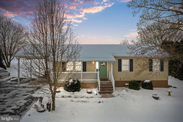 1660 HAWTHORNE LN, Chambersburg, PA 17202