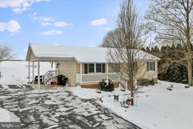 1660 HAWTHORNE LN, Chambersburg, PA 17202