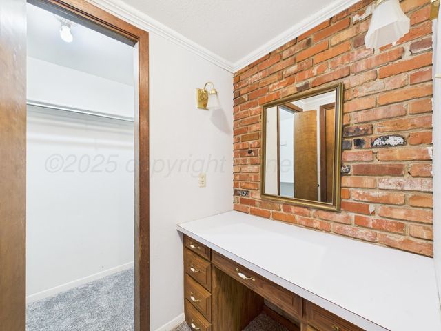 2140 N Dogwood Lane, Pampa, TX 79065