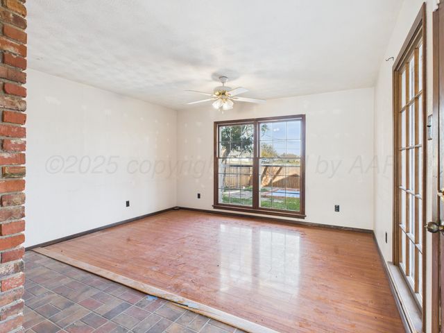 2140 N Dogwood Lane, Pampa, TX 79065