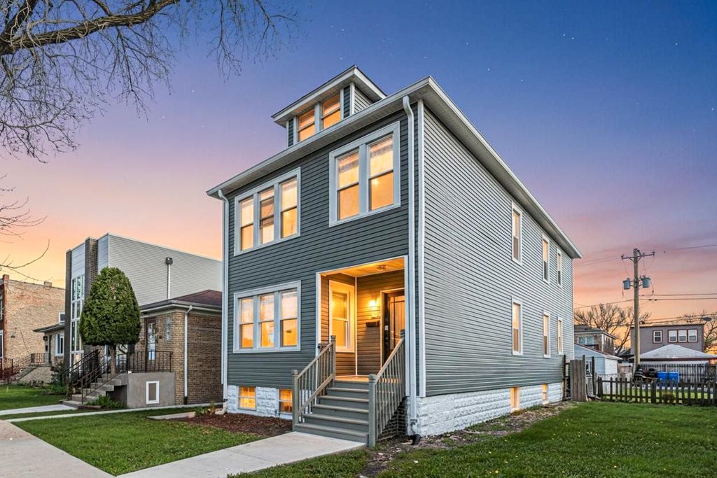 Image 1 of property listing at 5543 W Drummond Place, Chicago, IL 60639