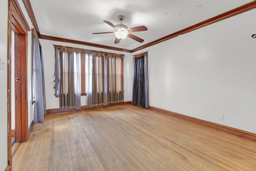 Image 2 of property listing at 5543 W Drummond Place, Chicago, IL 60639