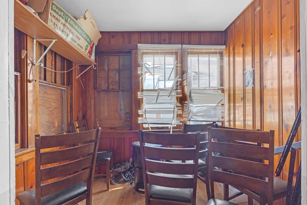 Image 20 of property listing at 5543 W Drummond Place, Chicago, IL 60639