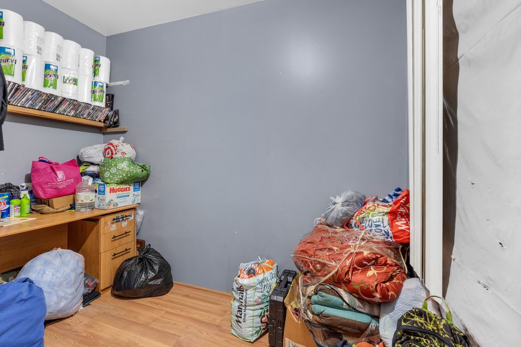 Image 23 of property listing at 5543 W Drummond Place, Chicago, IL 60639