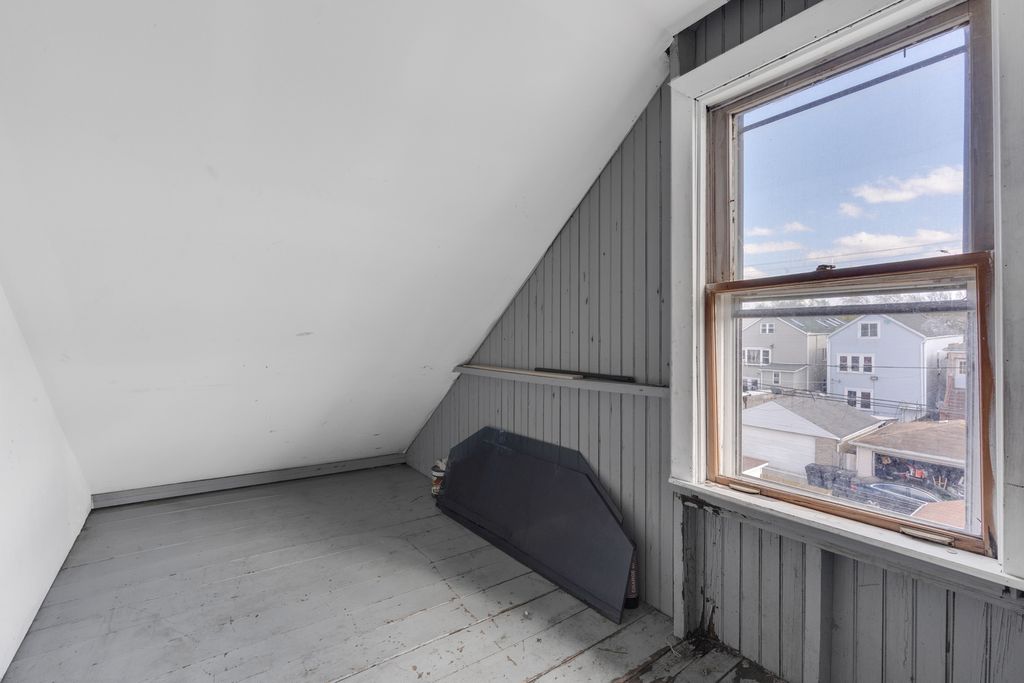 Image 37 of property listing at 5543 W Drummond Place, Chicago, IL 60639